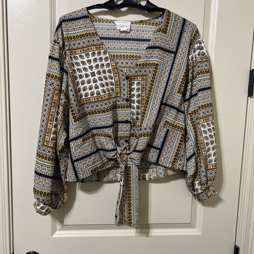Dee Dee Women’s Black Multi ColorLong Sleeve Cropped Blouse Size Medium